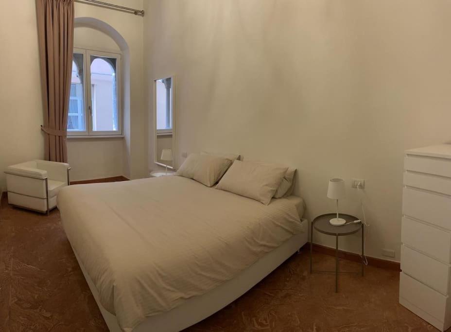 Apartment La Dama Finestra In Centro