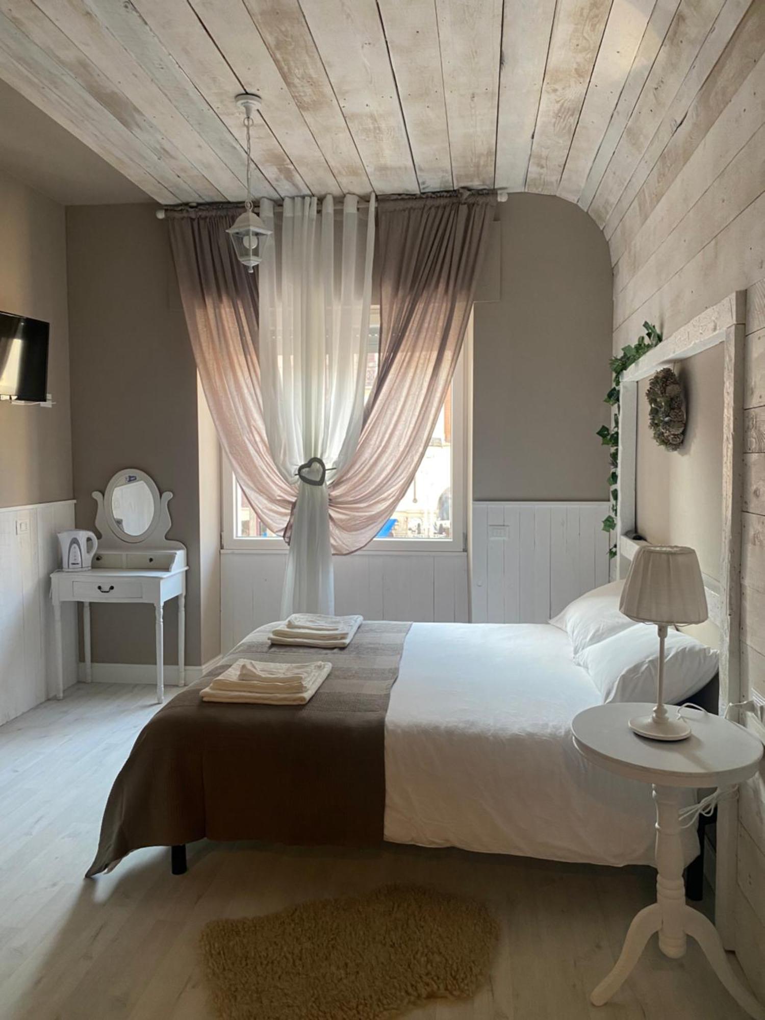Lecco Lake Bed & Breakfast Lecco