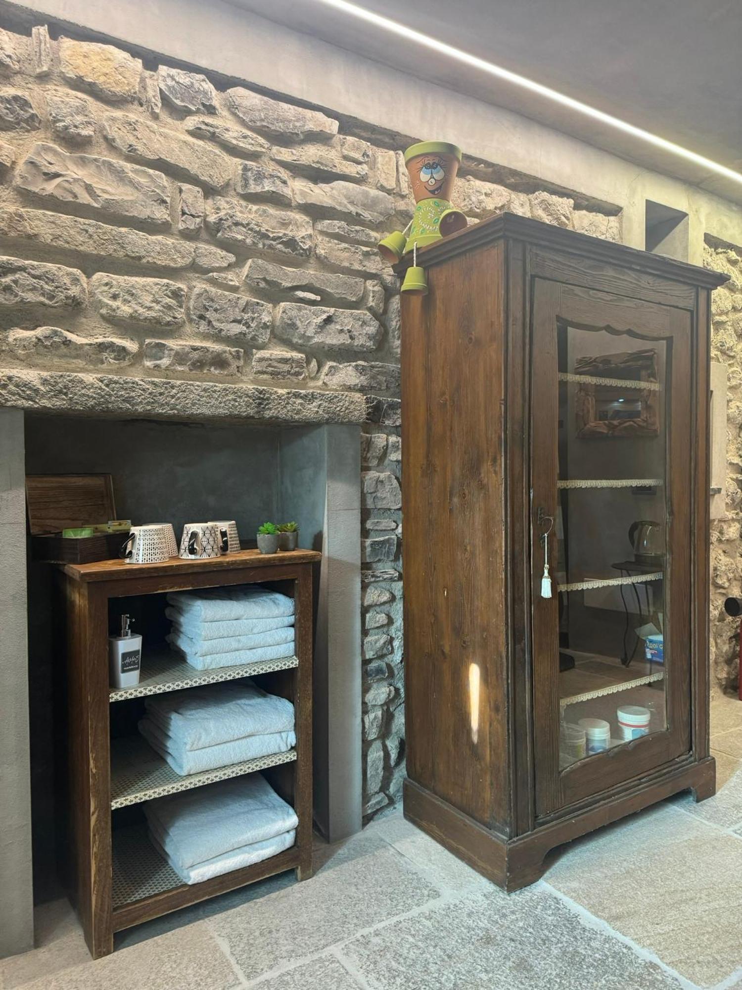 Al Molo 5 - Front Inn Oliveto Lario