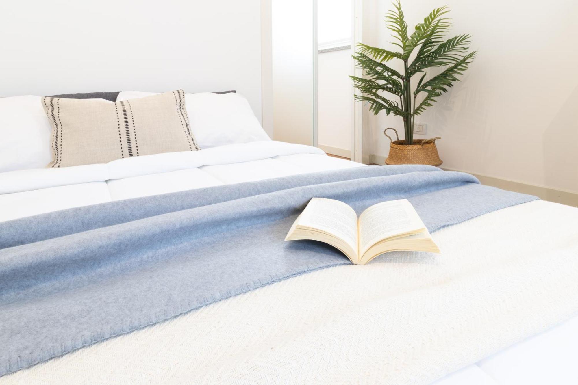 Dream In Apartment *