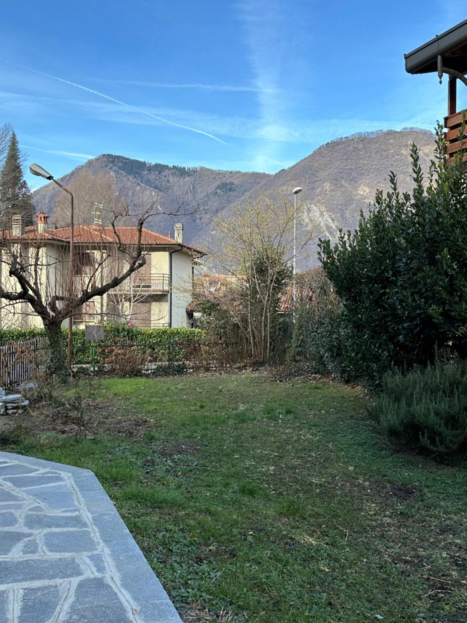 A Due Passi Dal * Canzo