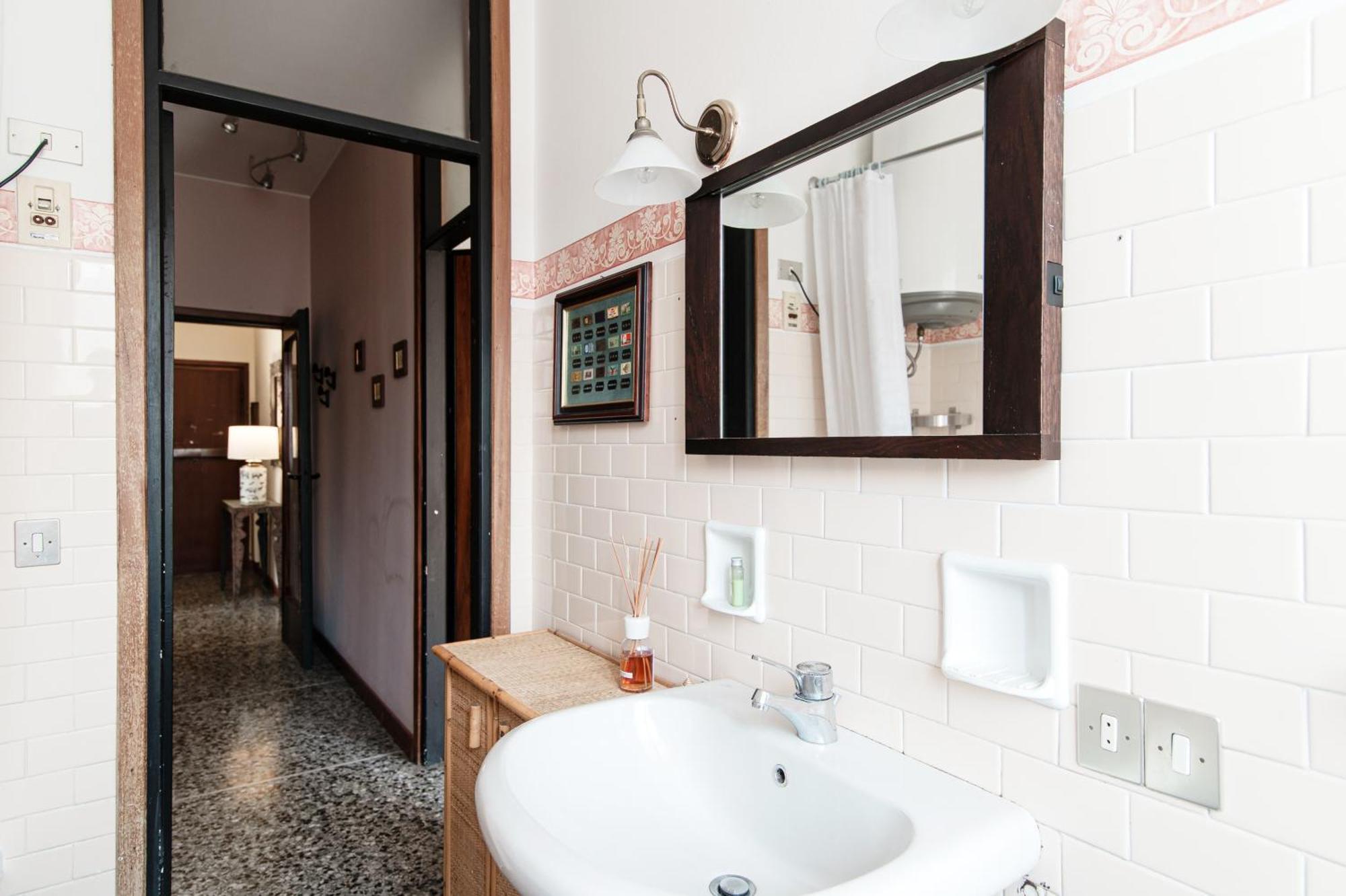 Ginco's - Downtown Apartment