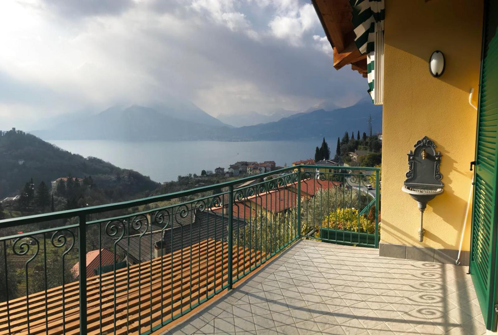 The Pearl - With Terrace Apartment Perledo