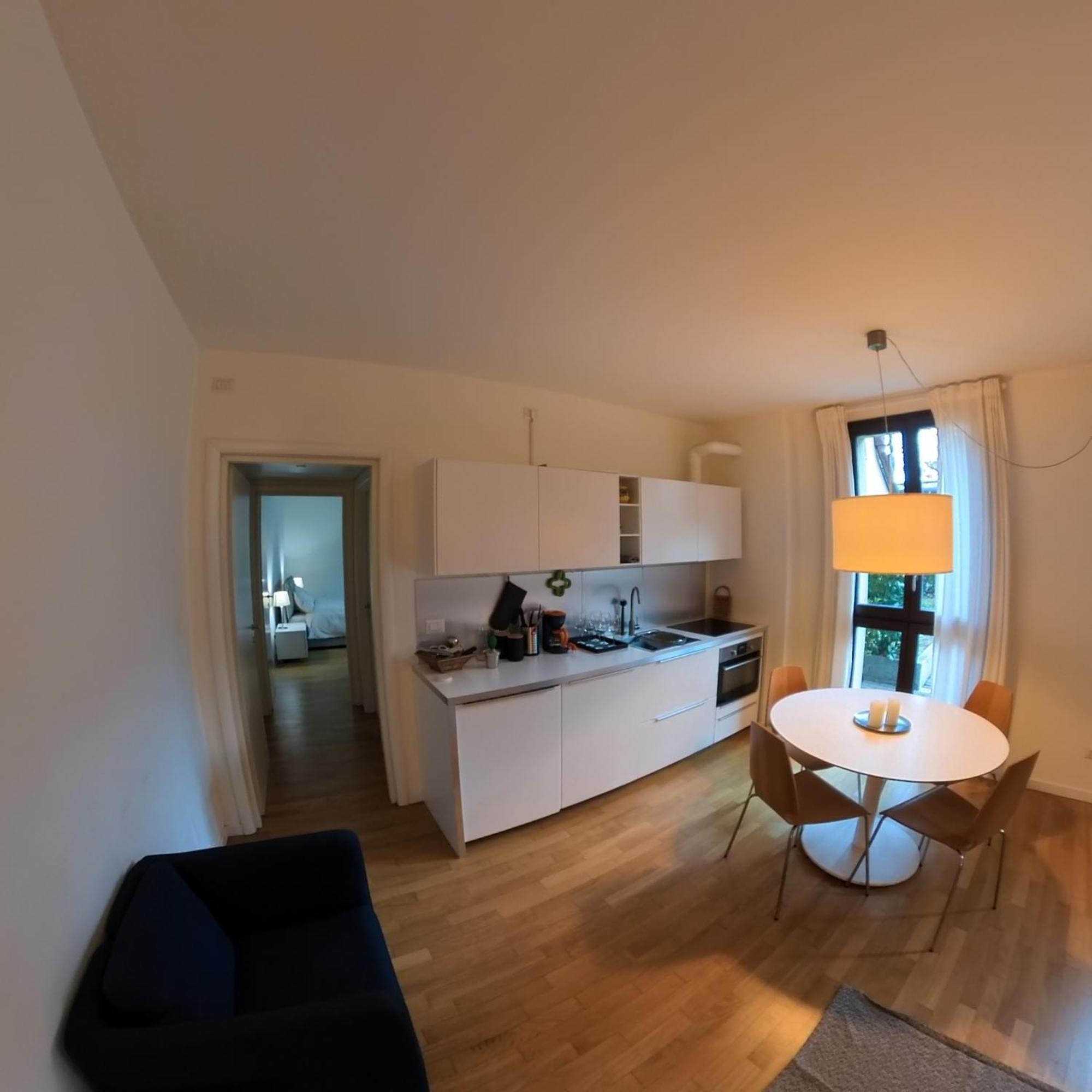 Olmo With Parking Apartment