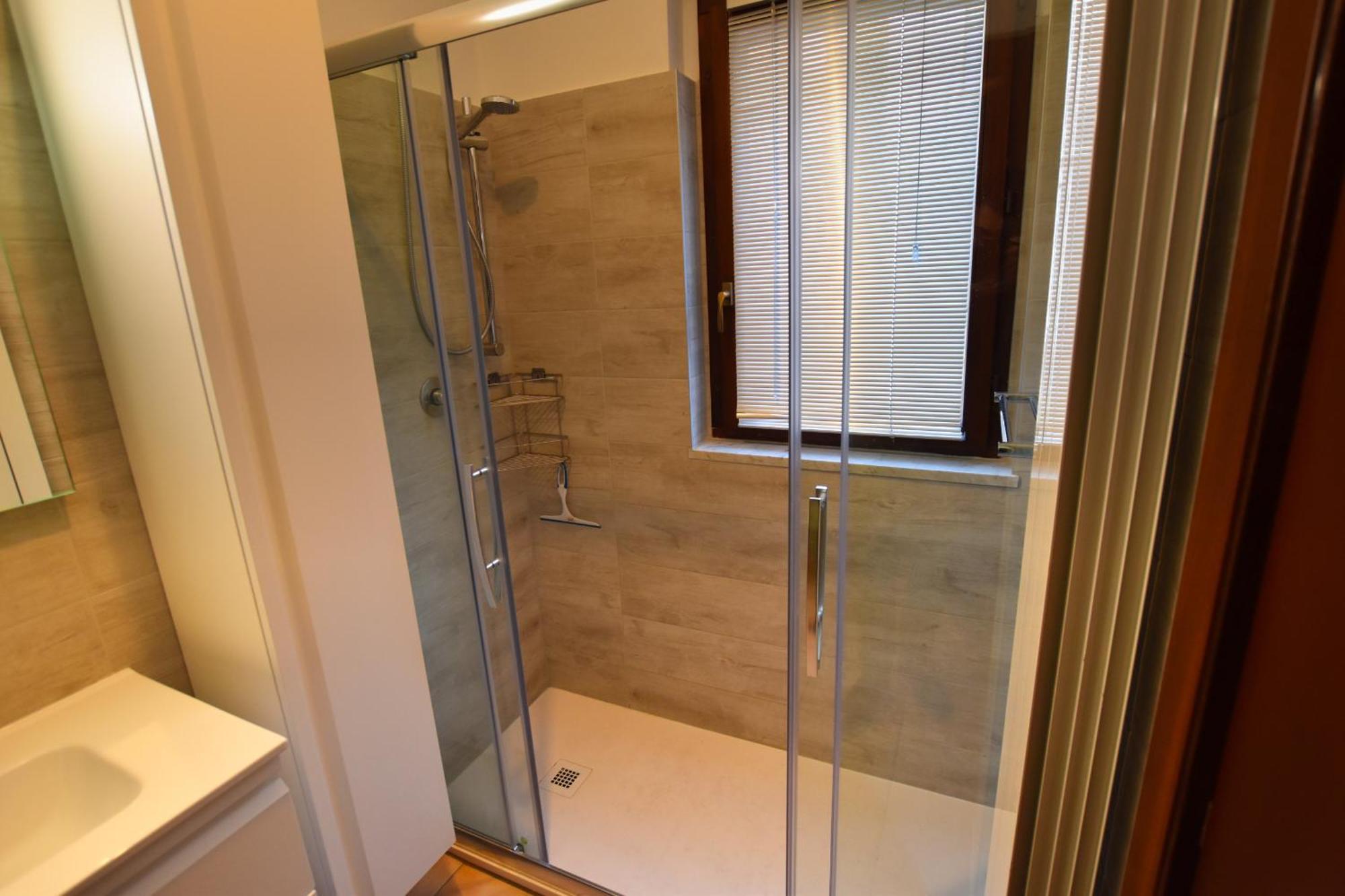 Apartment 2-bedroom Airconditioned Lakeview *