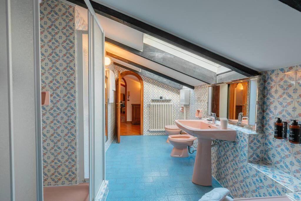 Loft Glicine, By R Collection