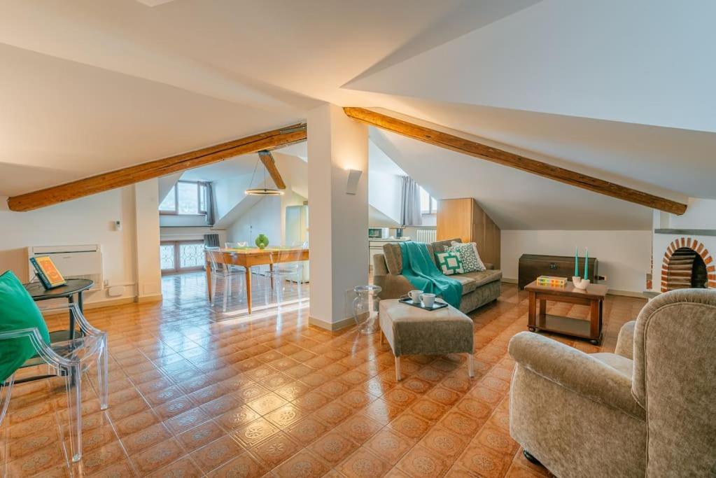 Apartment Loft Glicine, By R Collection *