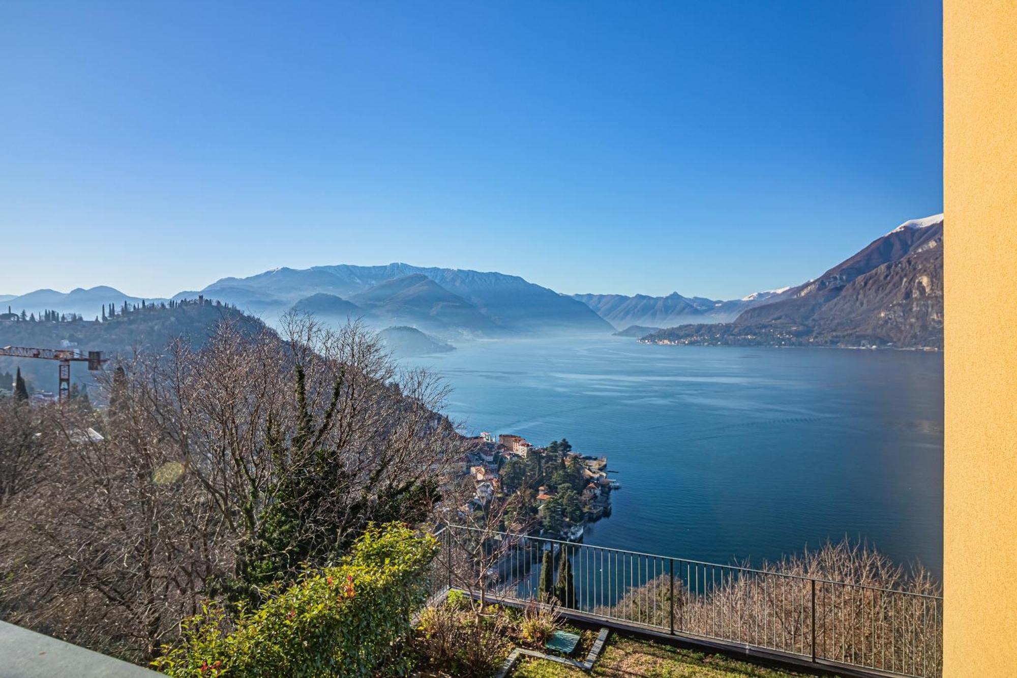Sunny Varenna *