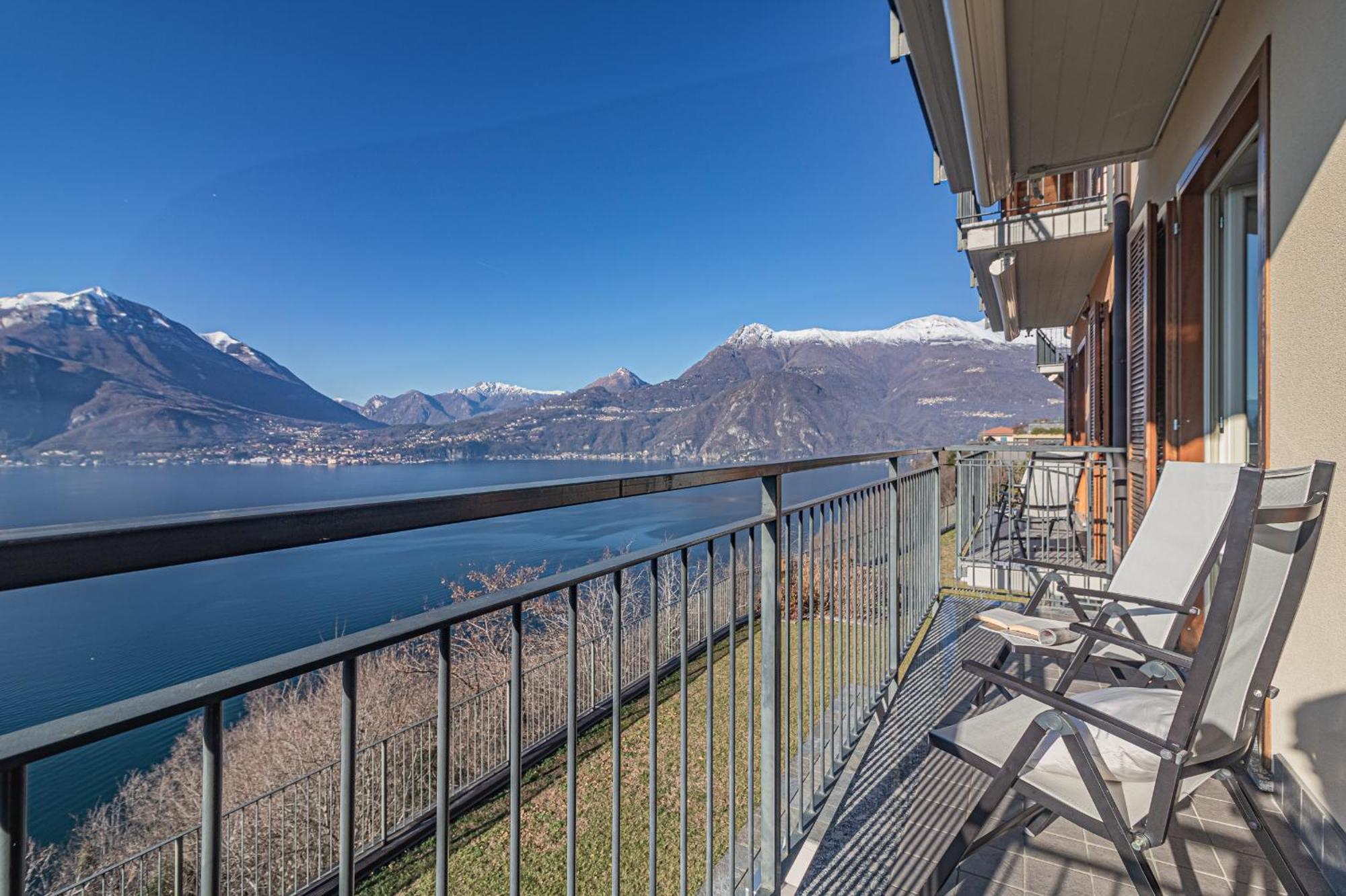 Sunny Varenna Perledo