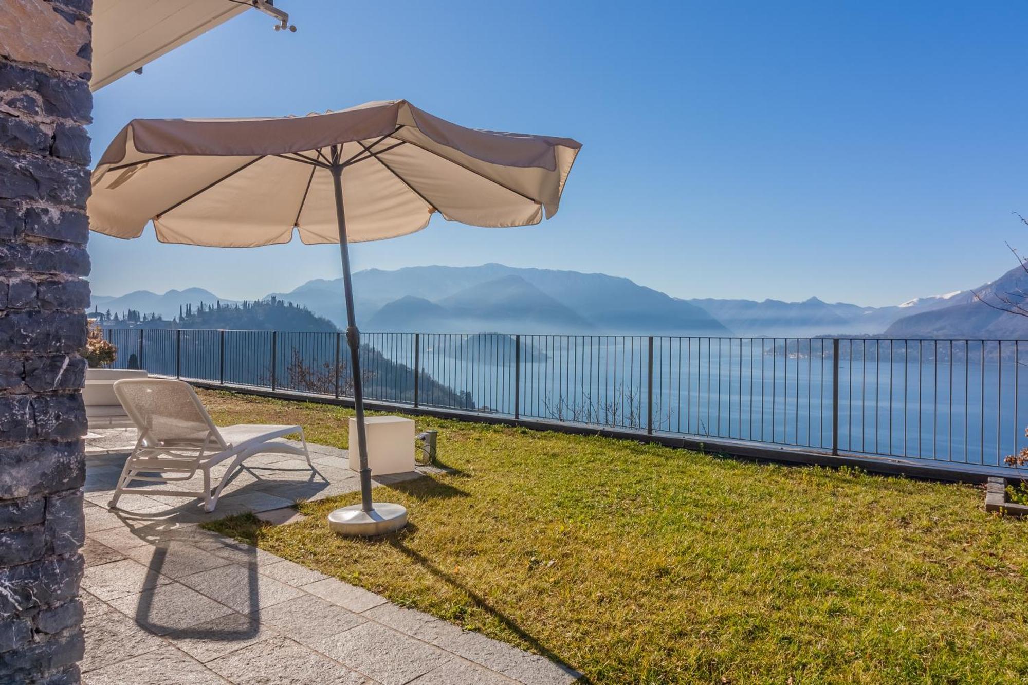 Apartment The Patio Over Varenna Perledo