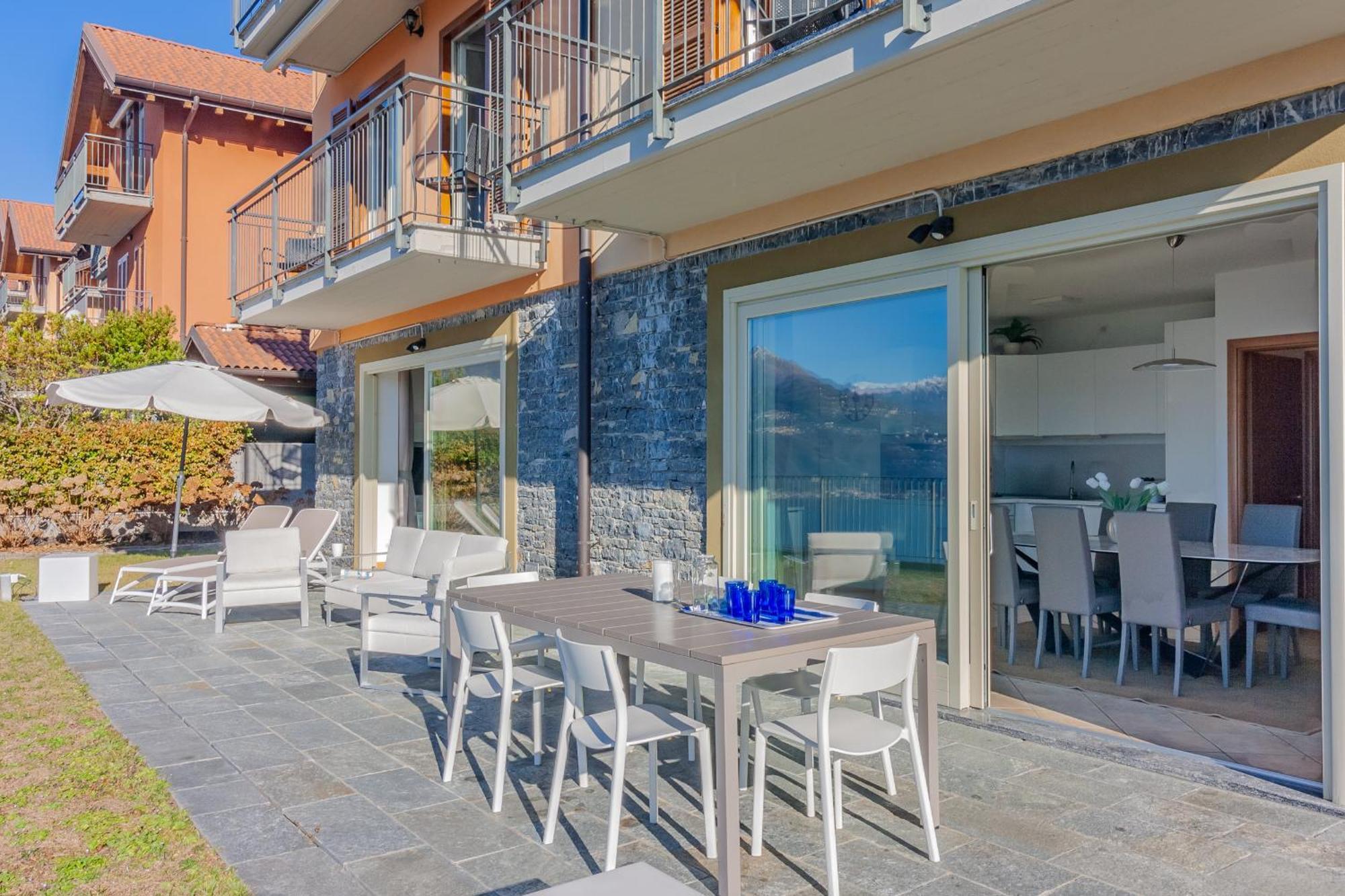 The Patio Over Varenna * Perledo