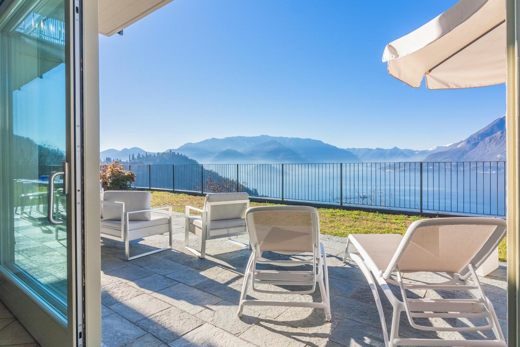 Apartment The Patio Over Varenna Perledo