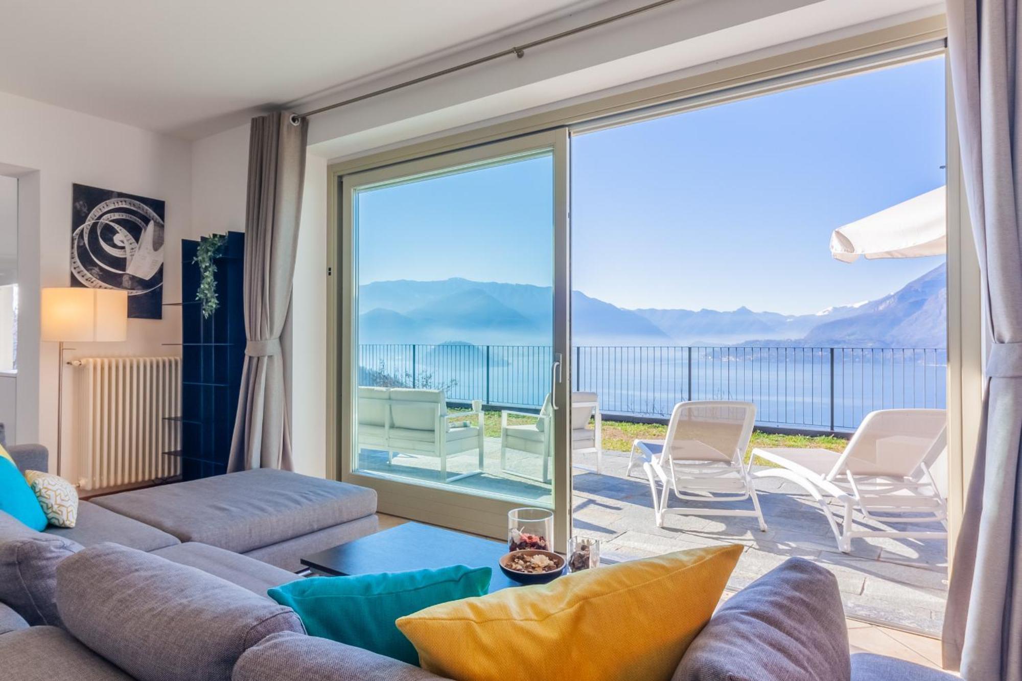 The Patio Over Varenna Apartment *