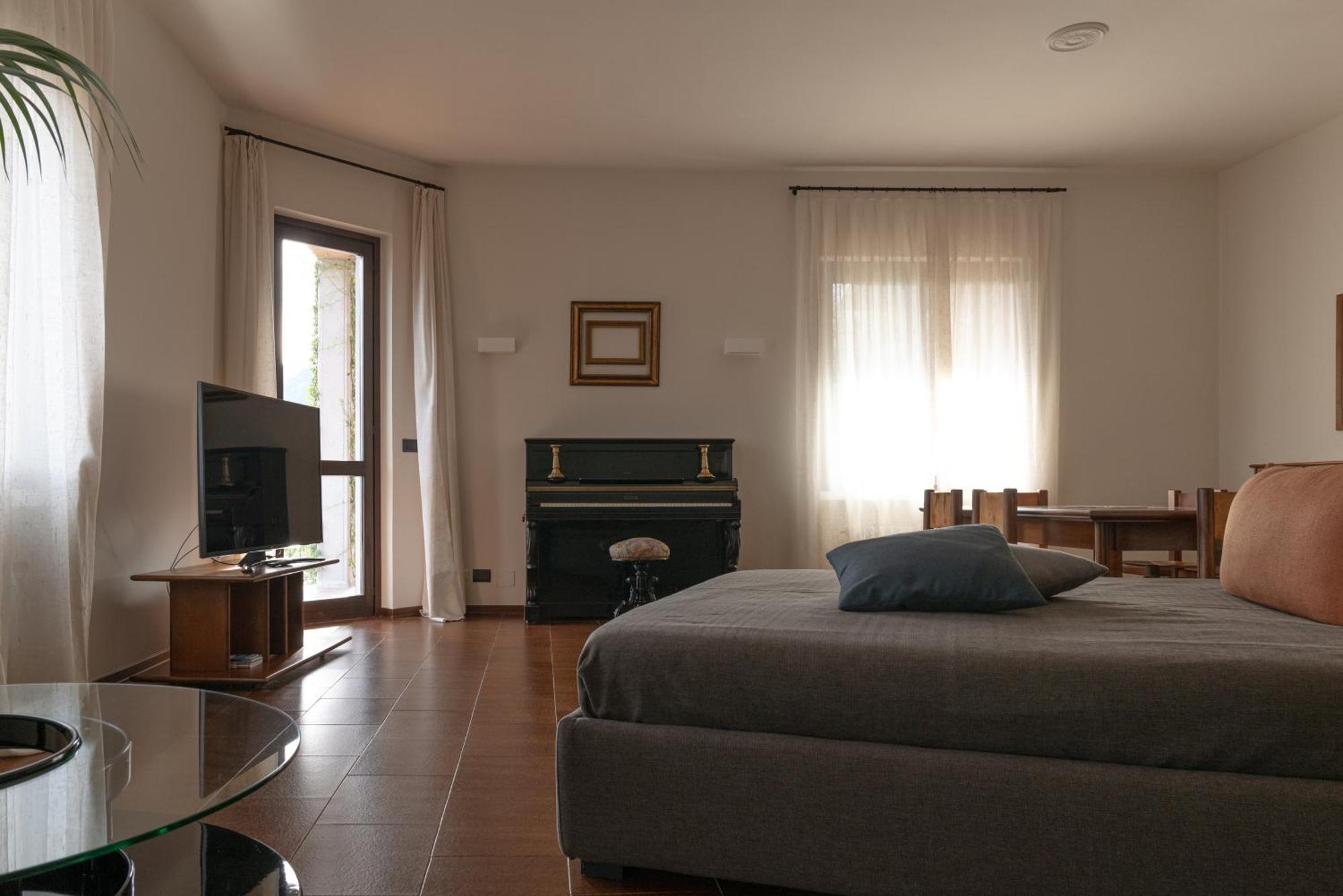 Alabastro Ago Luxury & *