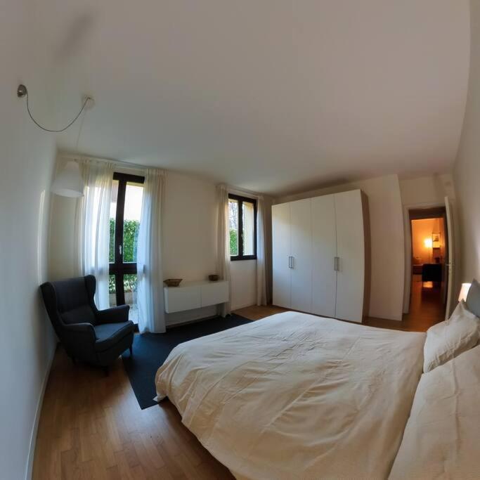Olmo With Parking Apartment *
