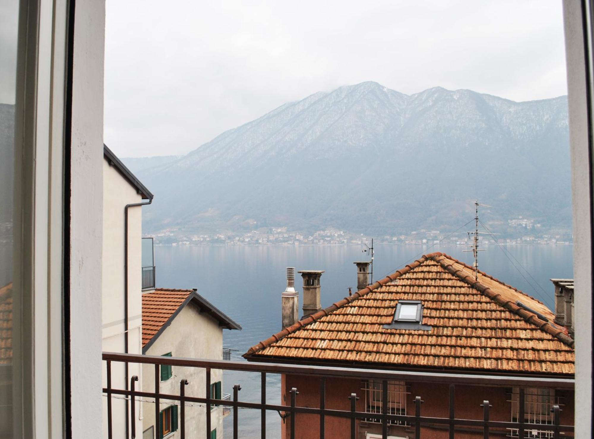 Apartment The Romantic Village House - With Lake View