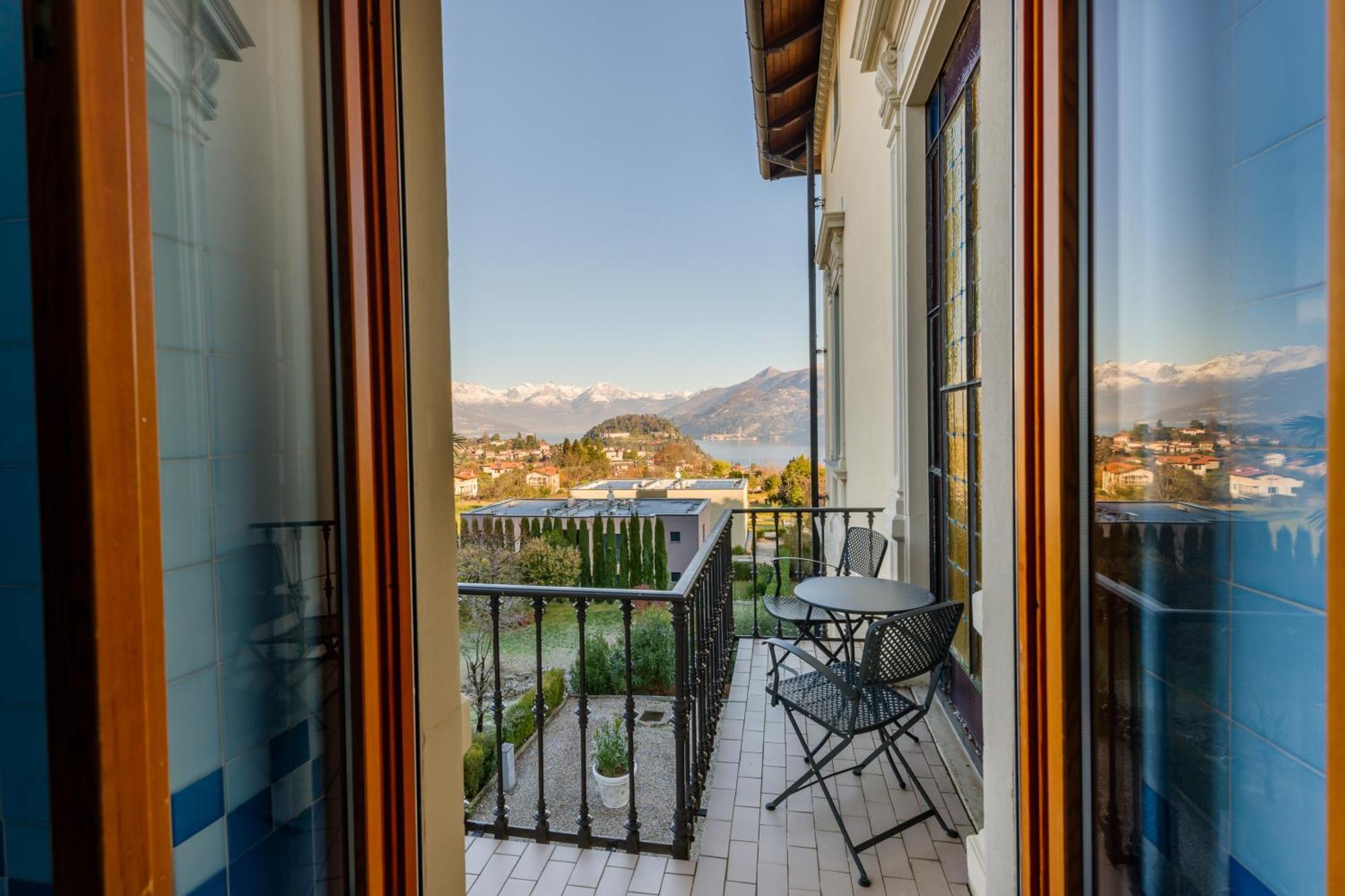 Regal With View And Free Parking