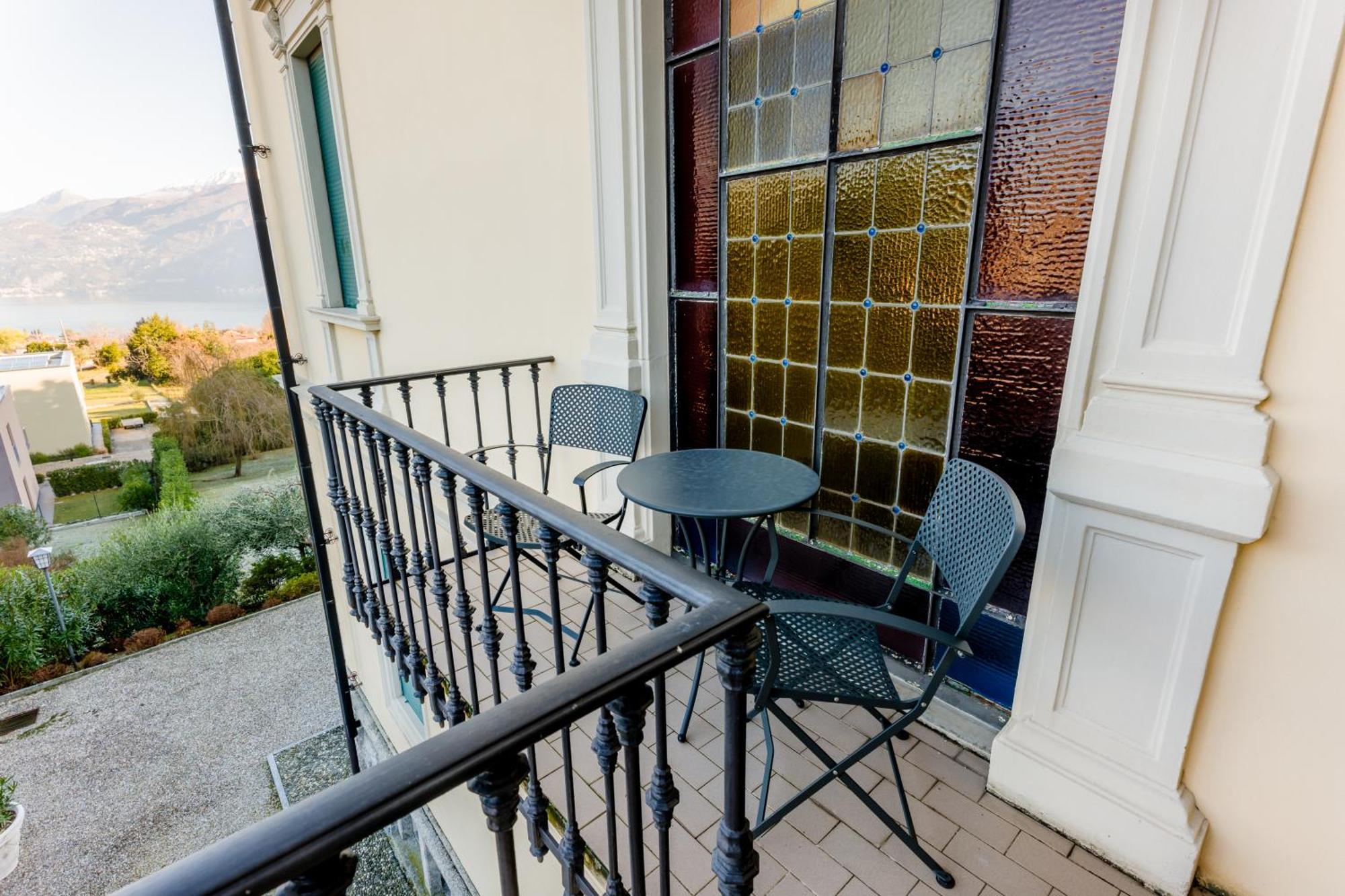 Regal With View And Free Parking Apartment Bellagio