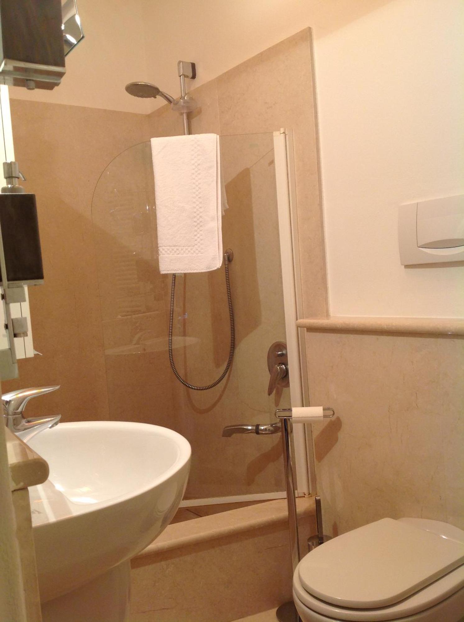 Montebello Homestay Lecco