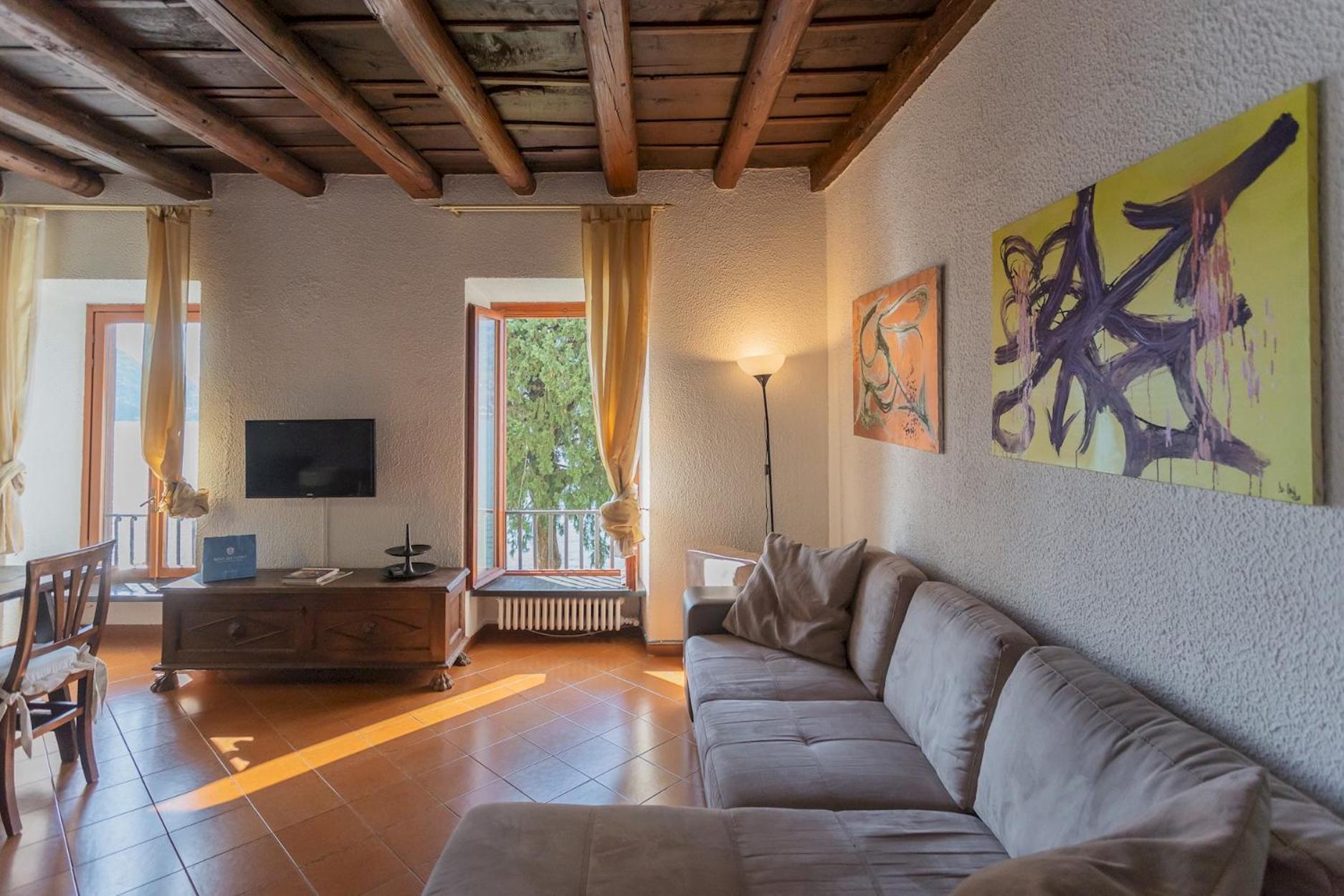 Apartment Front With Private Funicular By Rent *