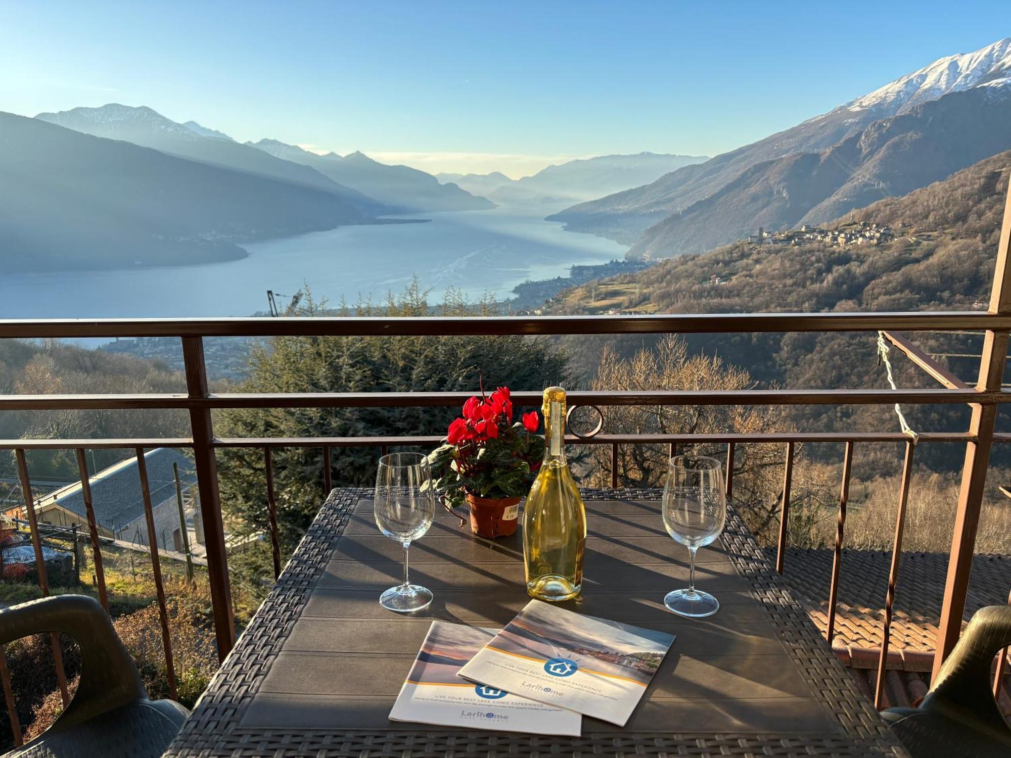 Apartment Stunning View Peglio - Larihome A45 Sueglio