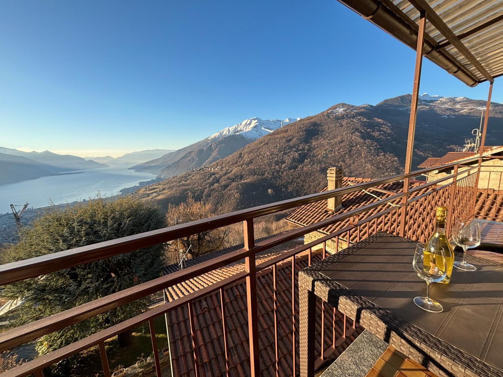 Apartment Stunning View Peglio - Larihome A45 Sueglio