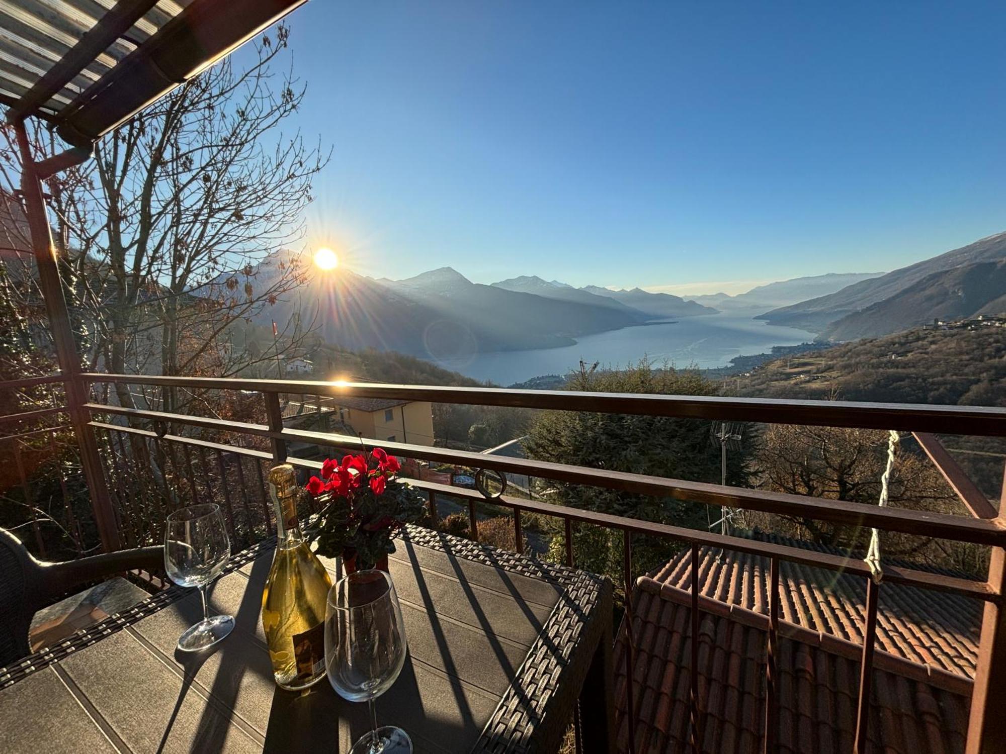 Stunning View Peglio - Larihome A45 * Sueglio