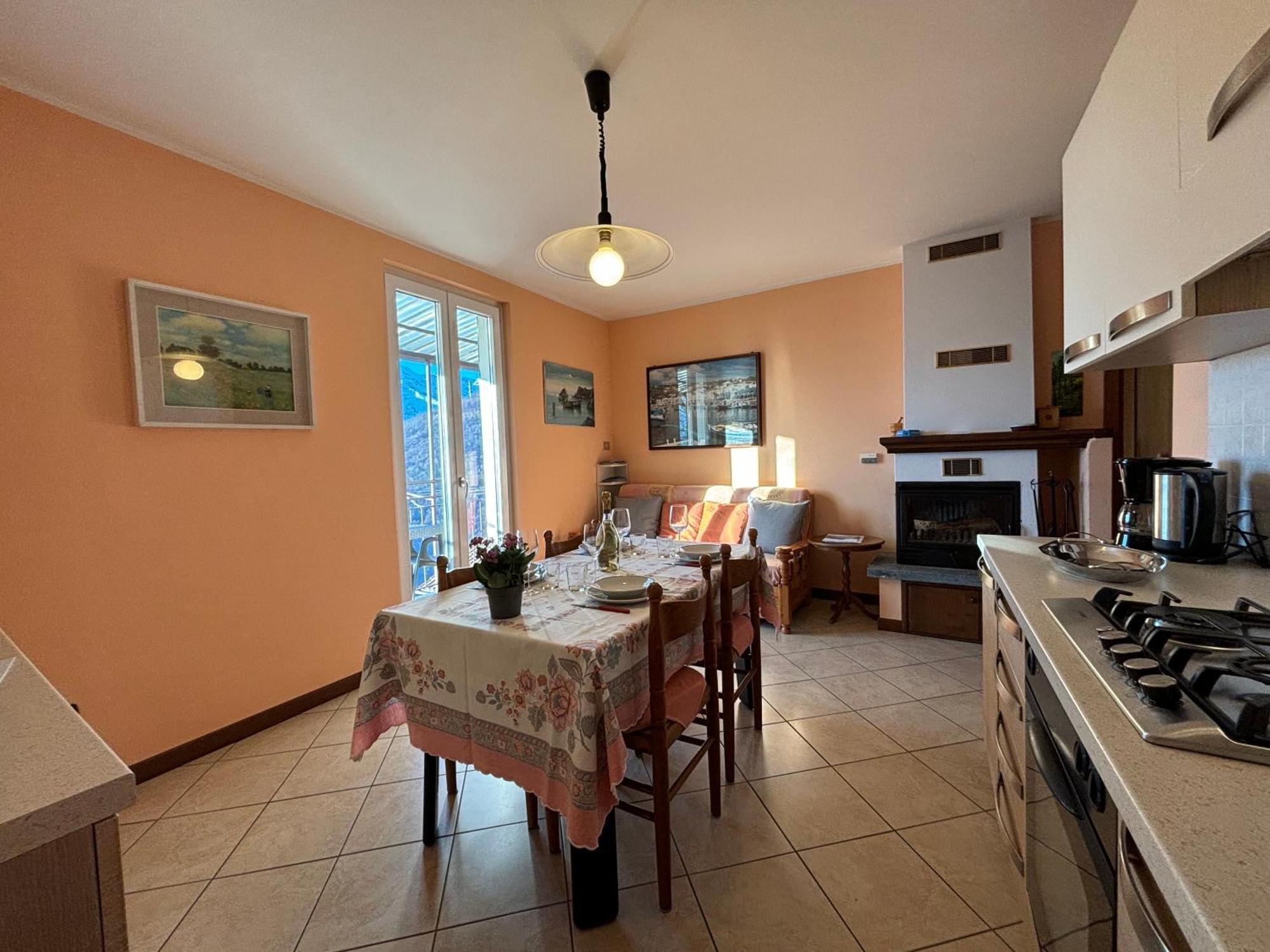 Apartment Stunning View Peglio - Larihome A45