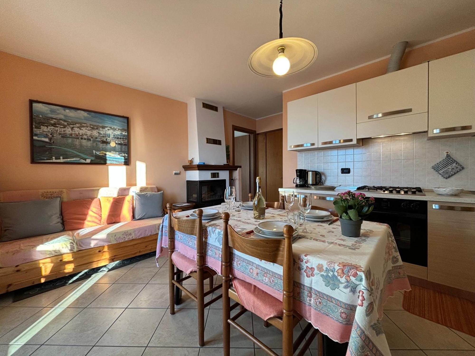 Apartment Stunning View Peglio - Larihome A45 Sueglio