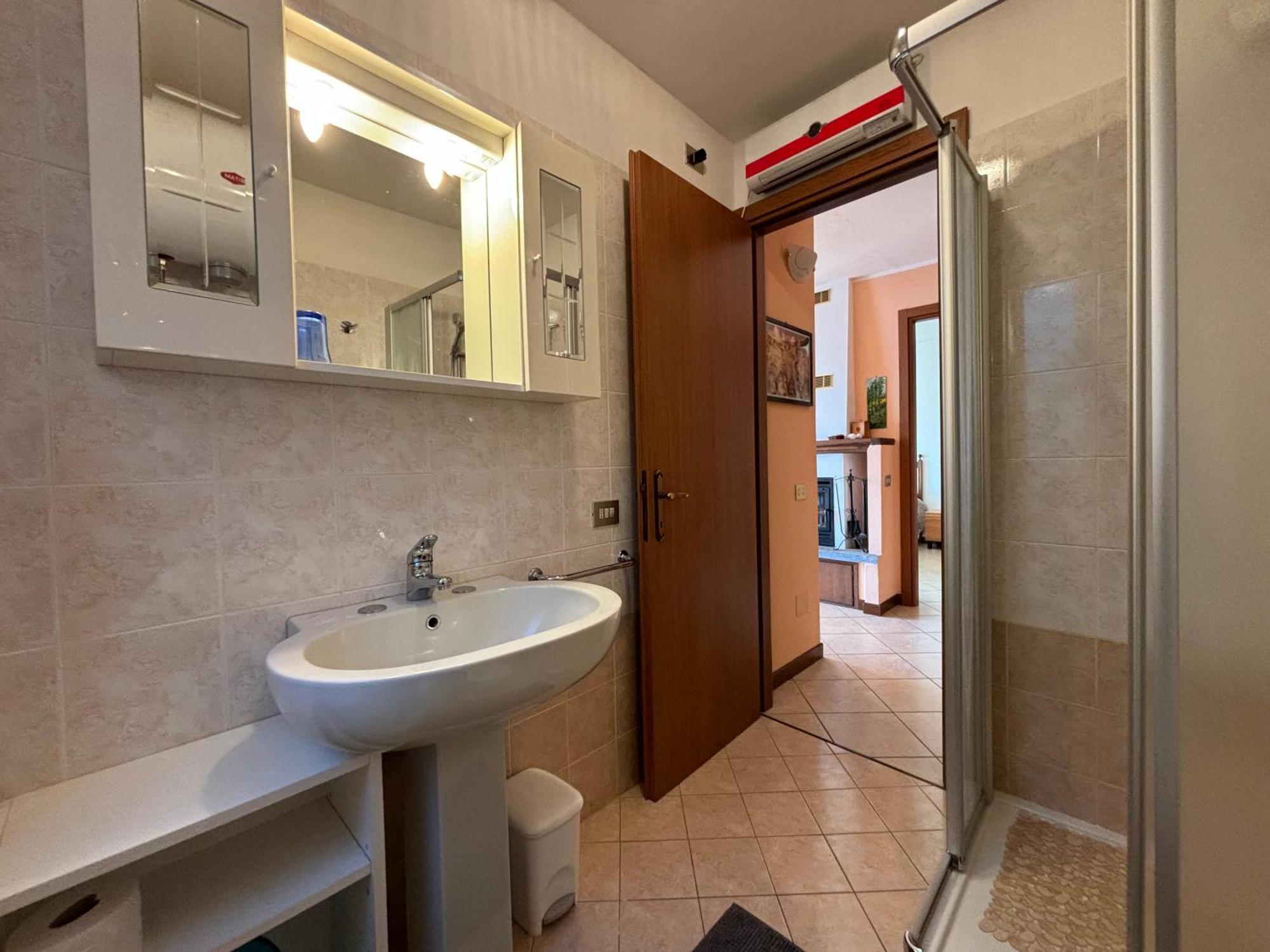 Stunning View Peglio - Larihome A45 Apartment *