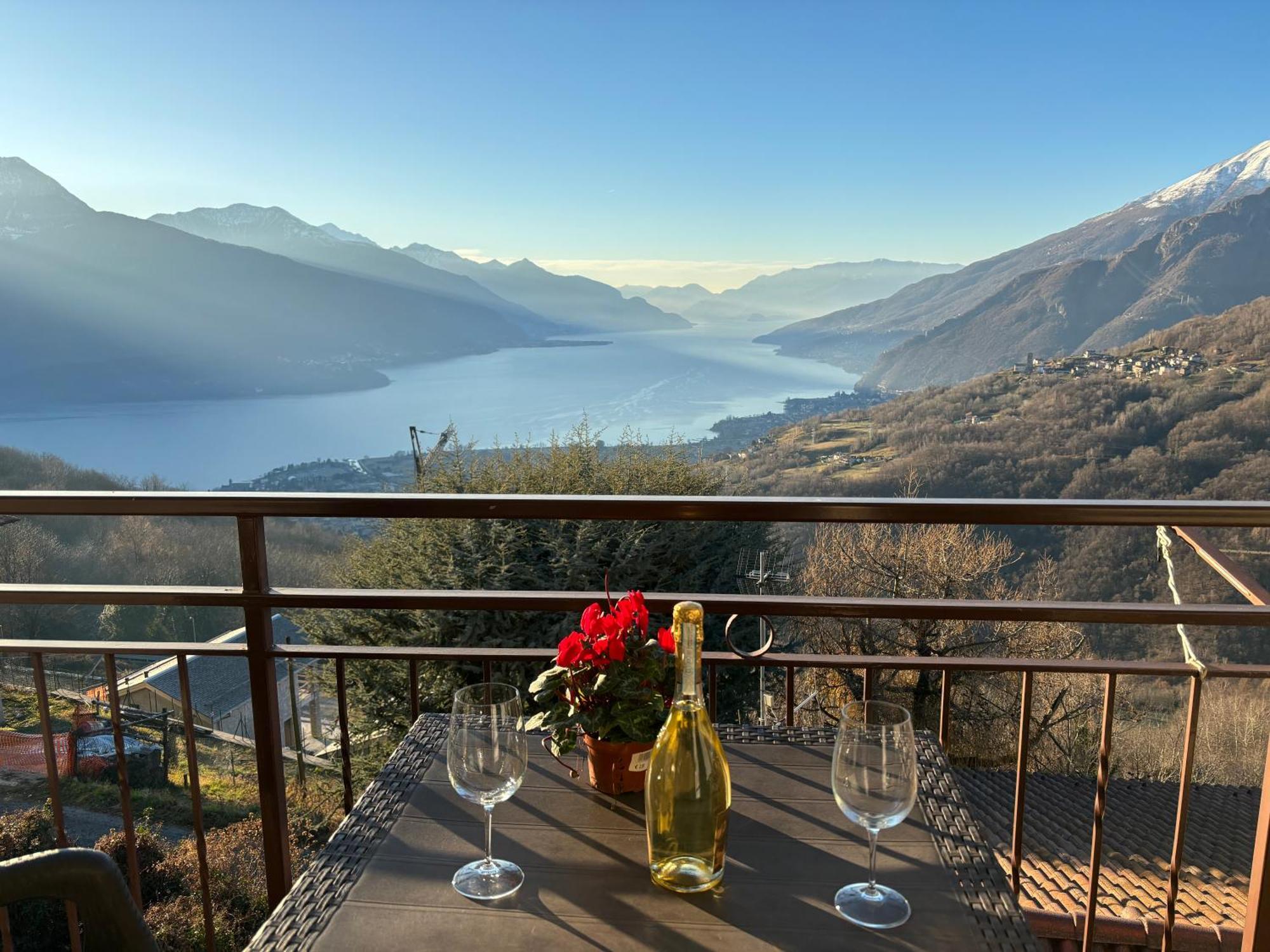 Stunning View Peglio - Larihome A45 *