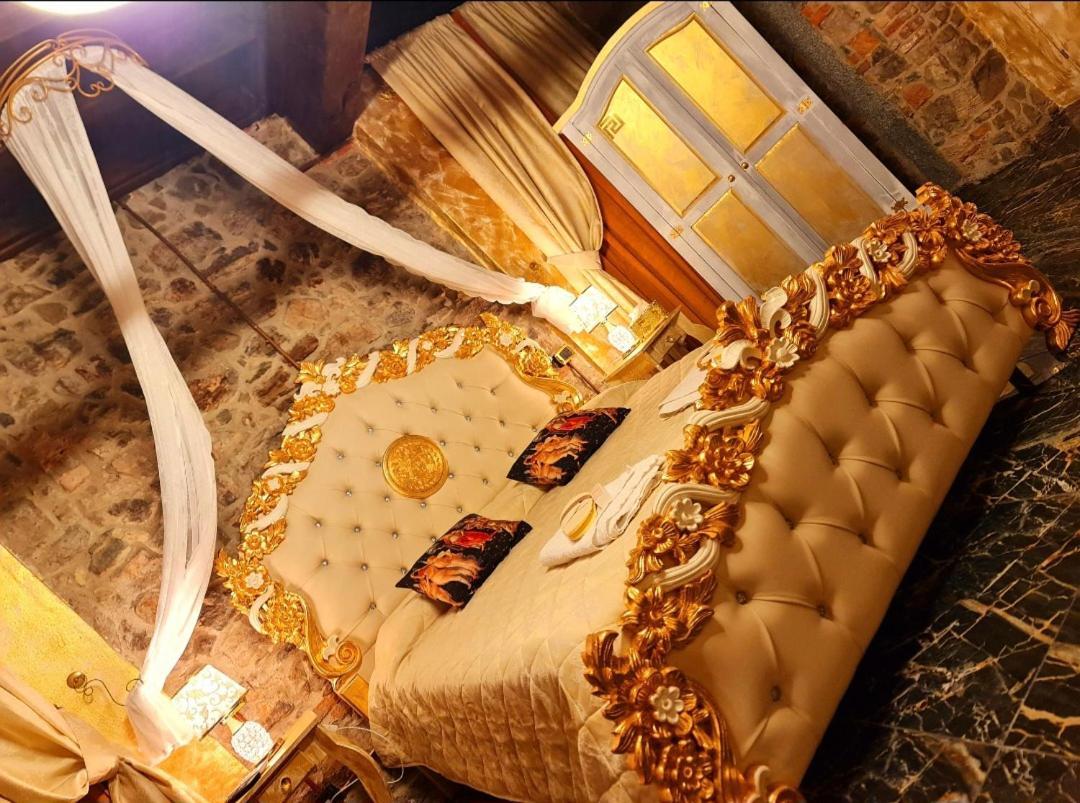 Love hotel Botticelli Albavilla
