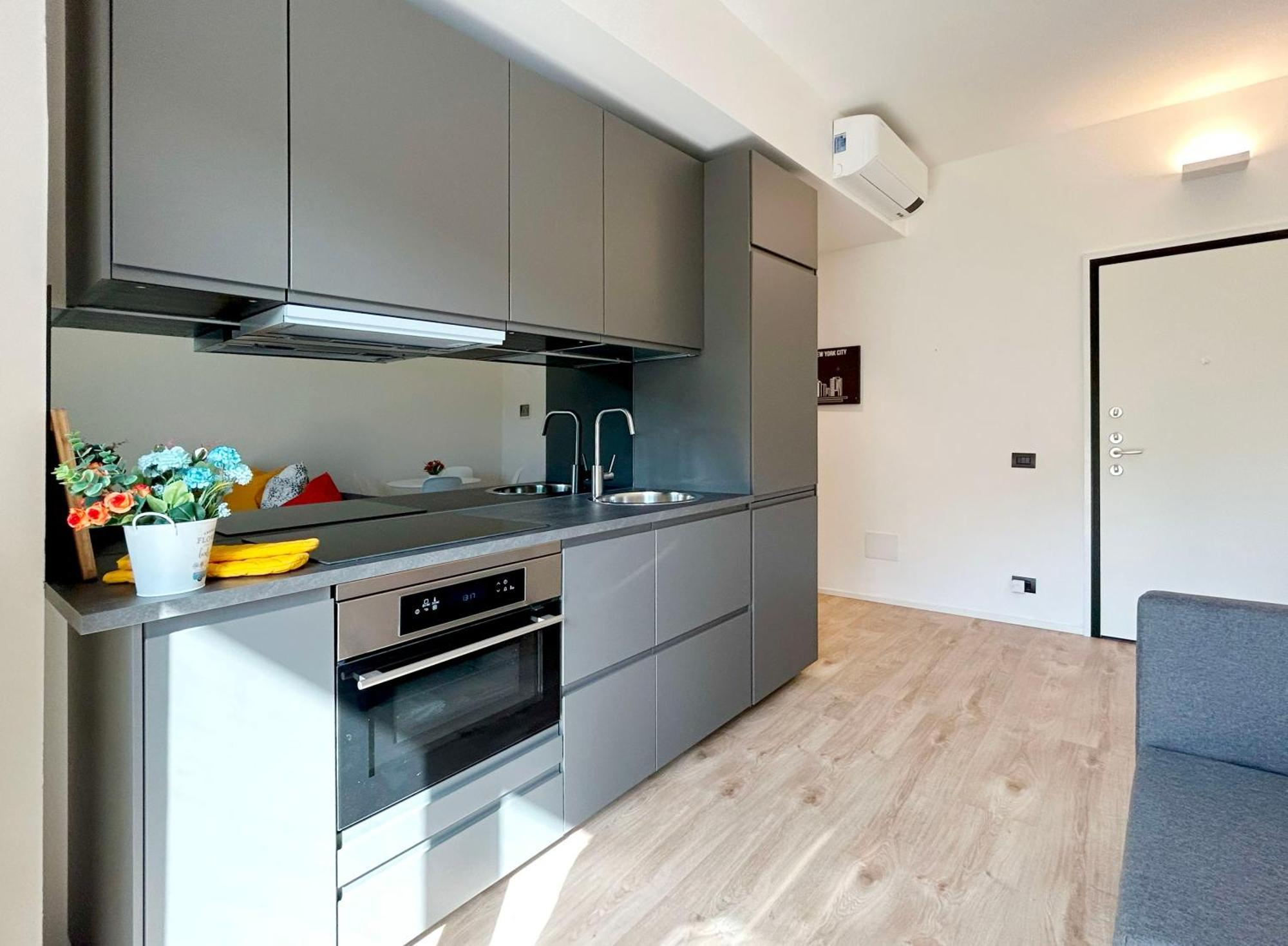 Lakefront Retreat Apartment Lecco