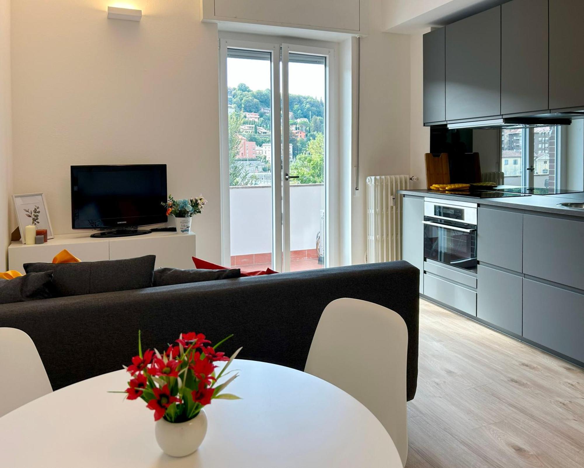Lakefront Retreat * Lecco