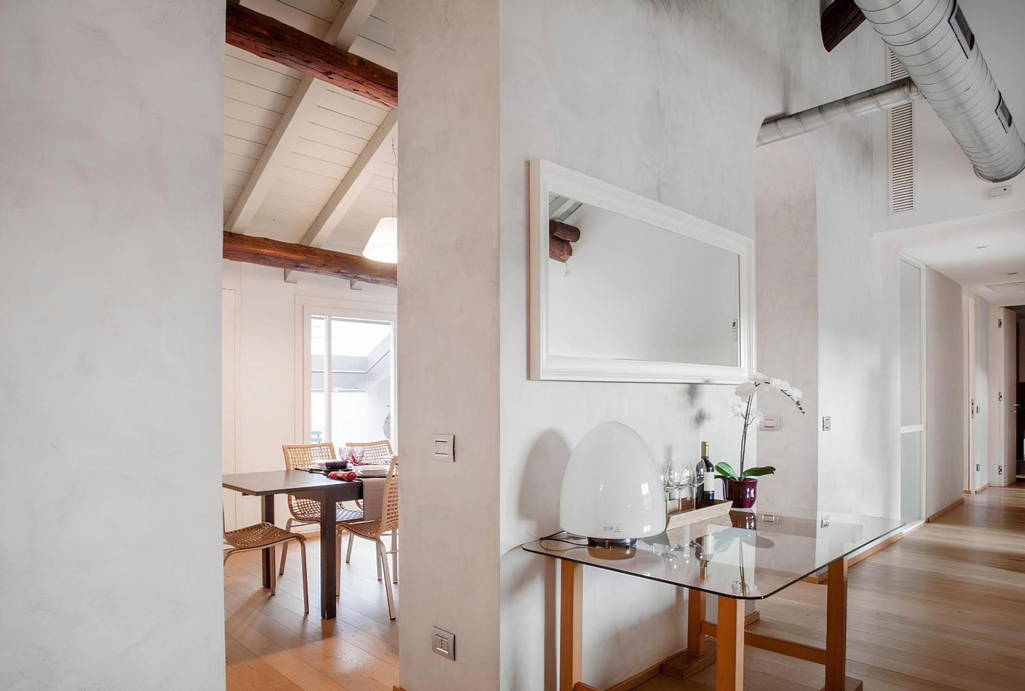 Apartment Sweet Como