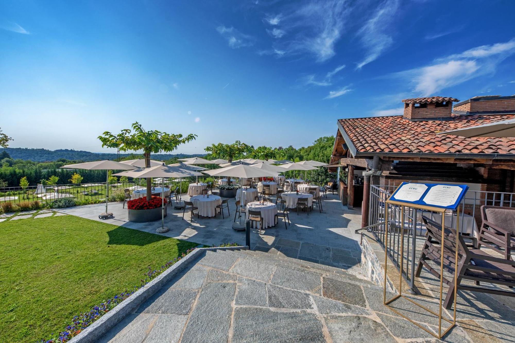 Relais & Castello Di Casiglio Hotel