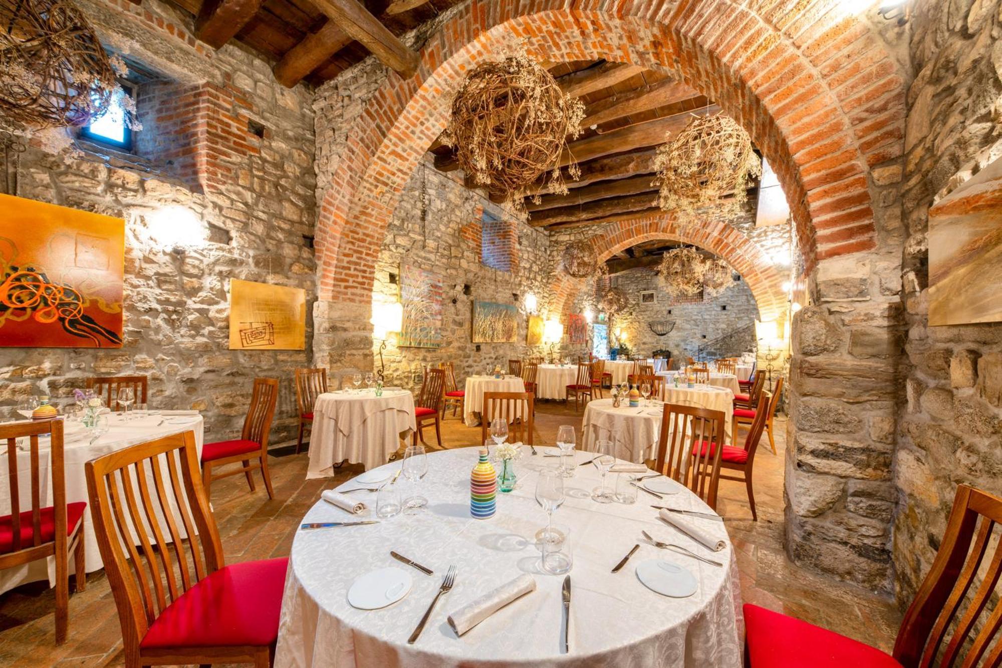 Relais & Castello Di Casiglio Erba