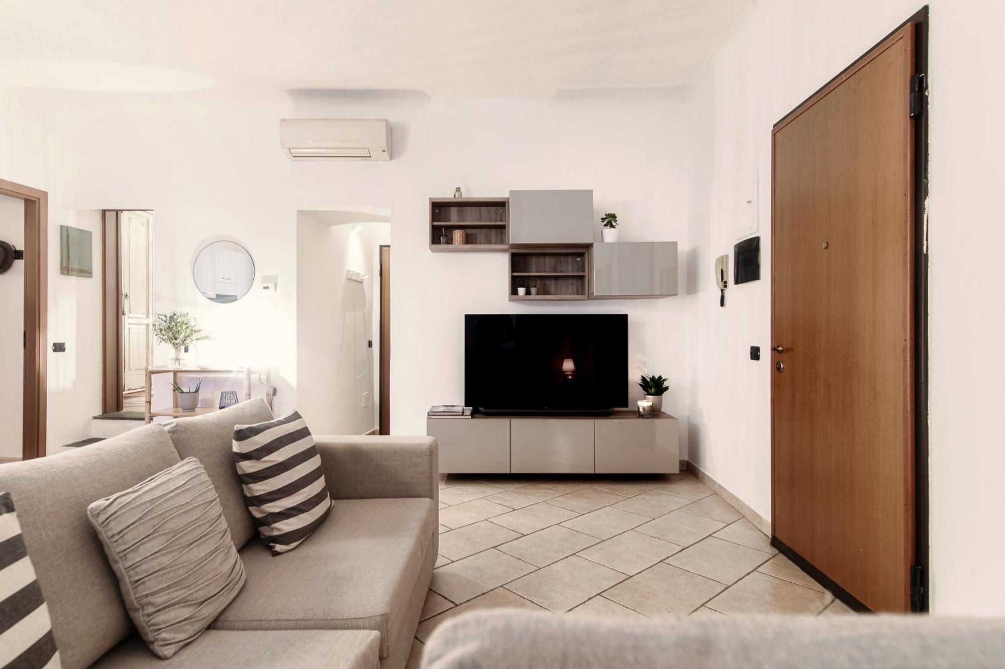 Apartment Il Lauro - By Myhomeincomo *