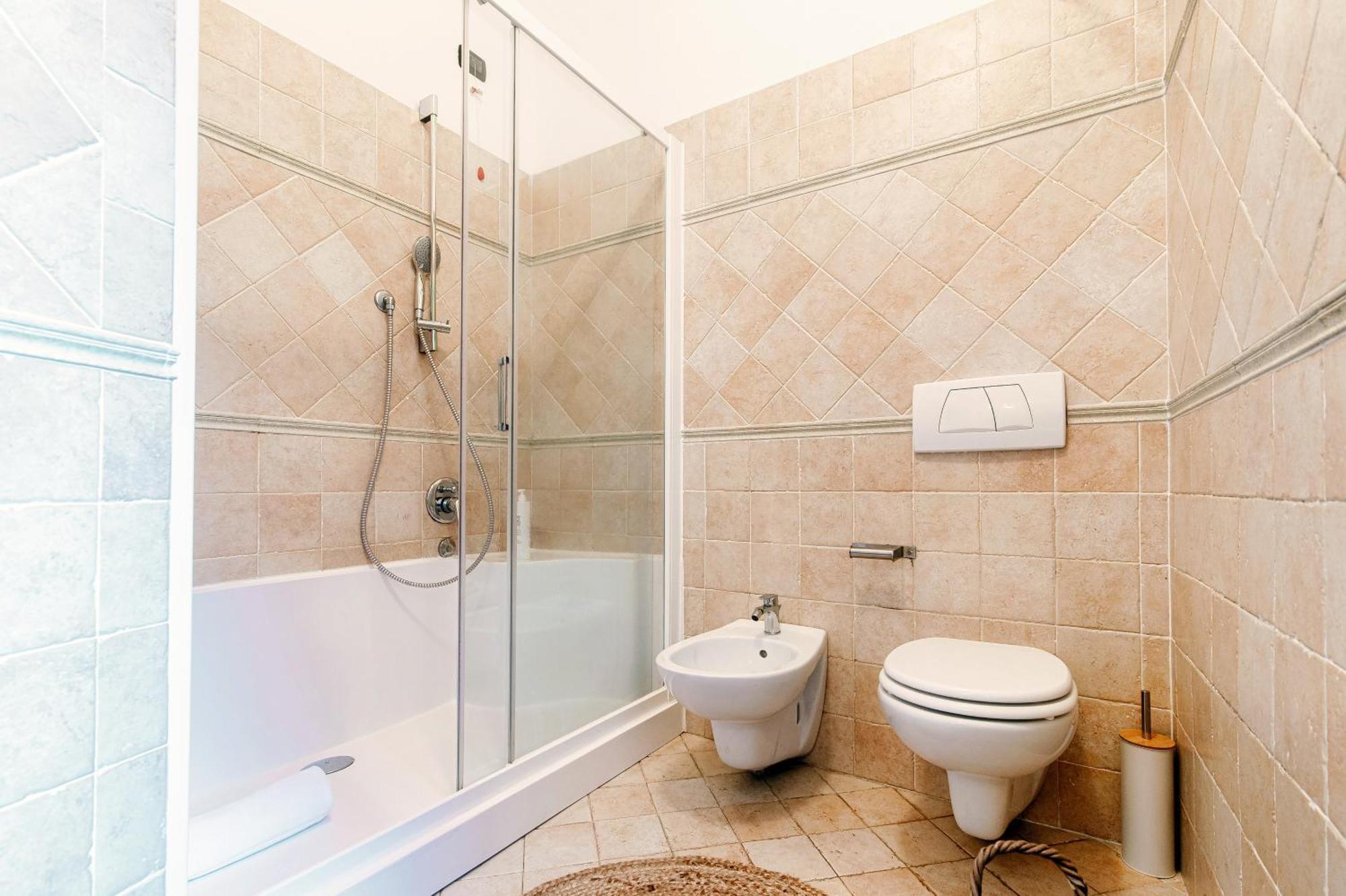 Apartment Il Lauro - By Myhomeincomo *