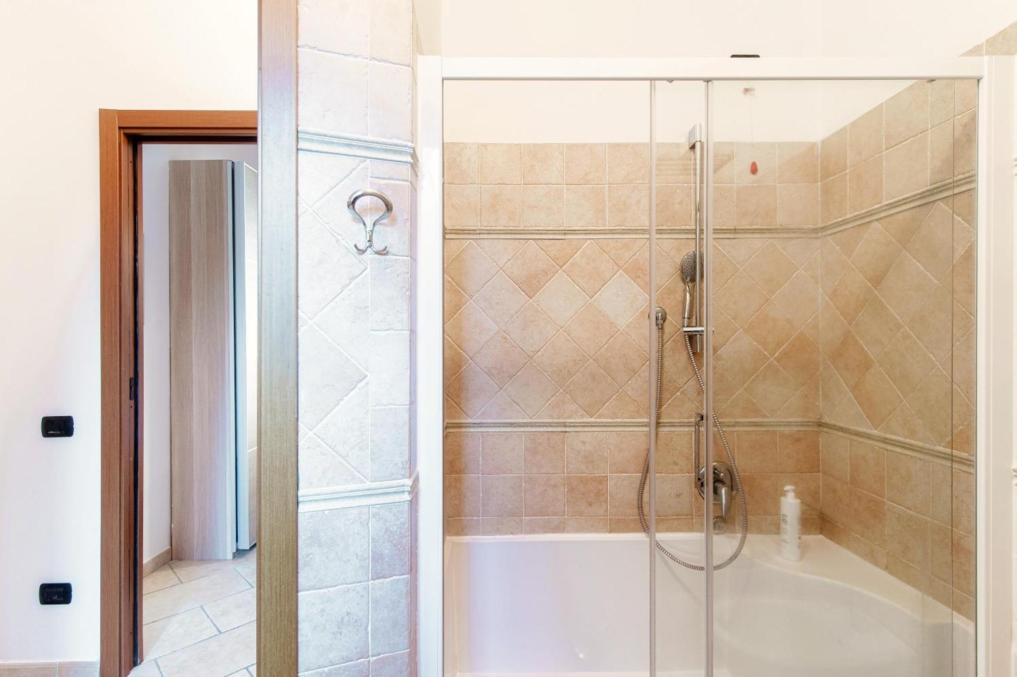 Apartment Il Lauro - By Myhomeincomo *