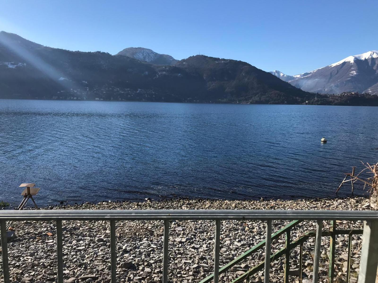 White Garden - With Access To The Lake Appartamento