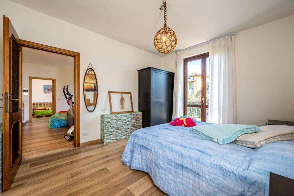 Foreground - Pet Friendly Stay- Garden-parking-lake View- Bike Friendly House Holiday home *