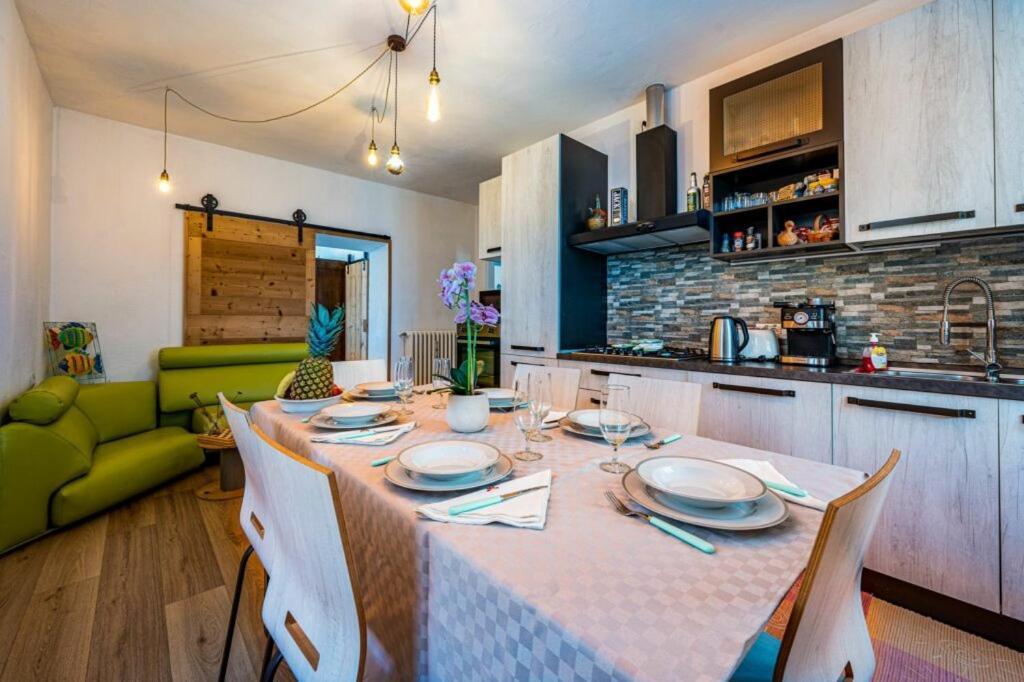 Foreground - Pet Friendly Stay- Garden-parking-lake View- Bike Friendly House Colico