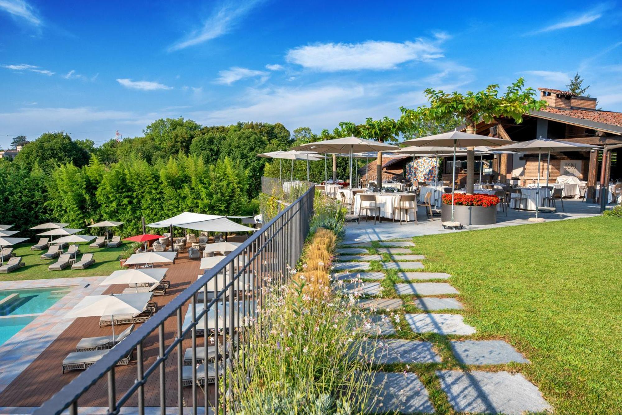 Relais & Castello Di Casiglio Hotel