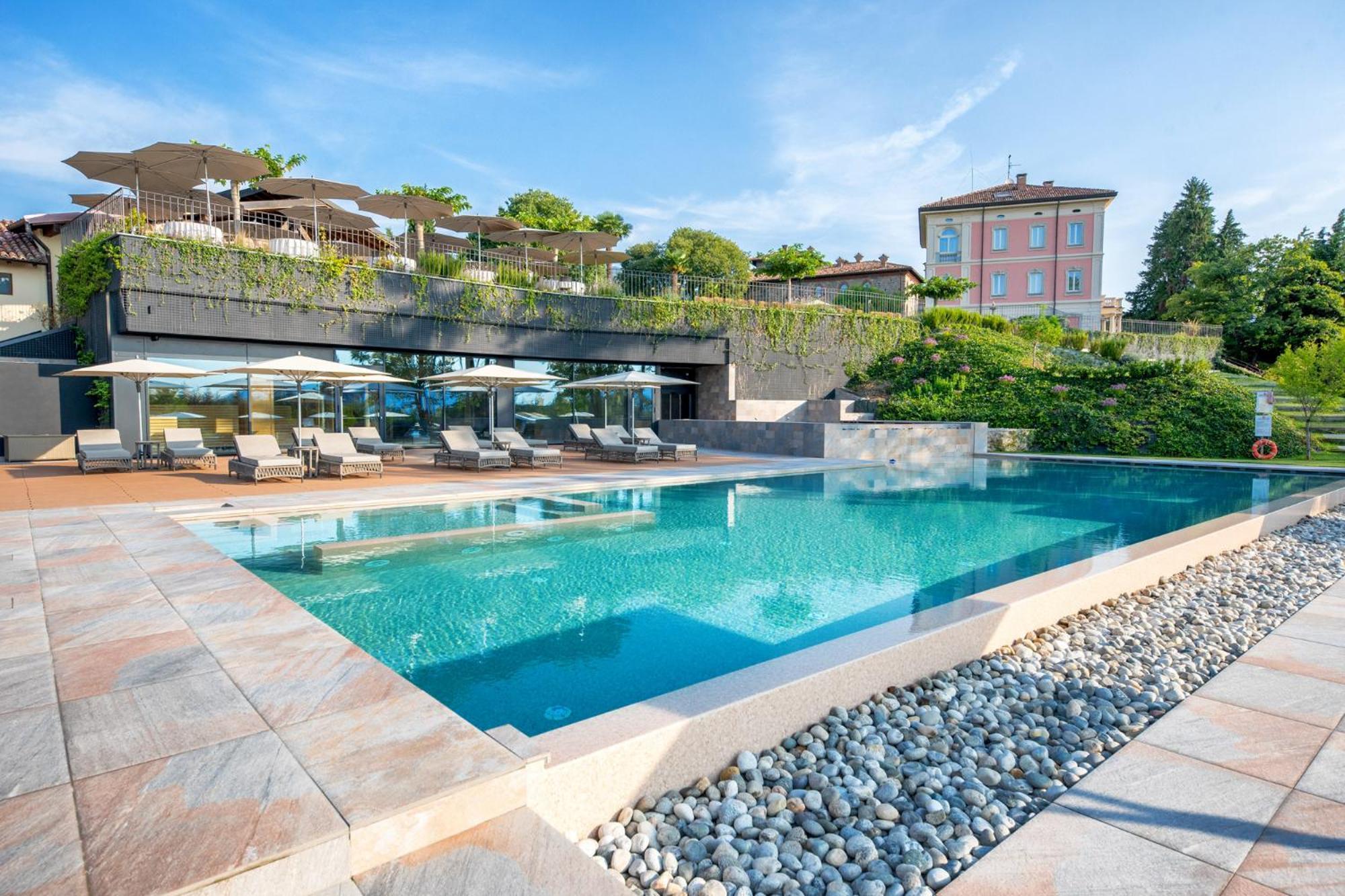 Hotel Relais & Castello Di Casiglio Erba