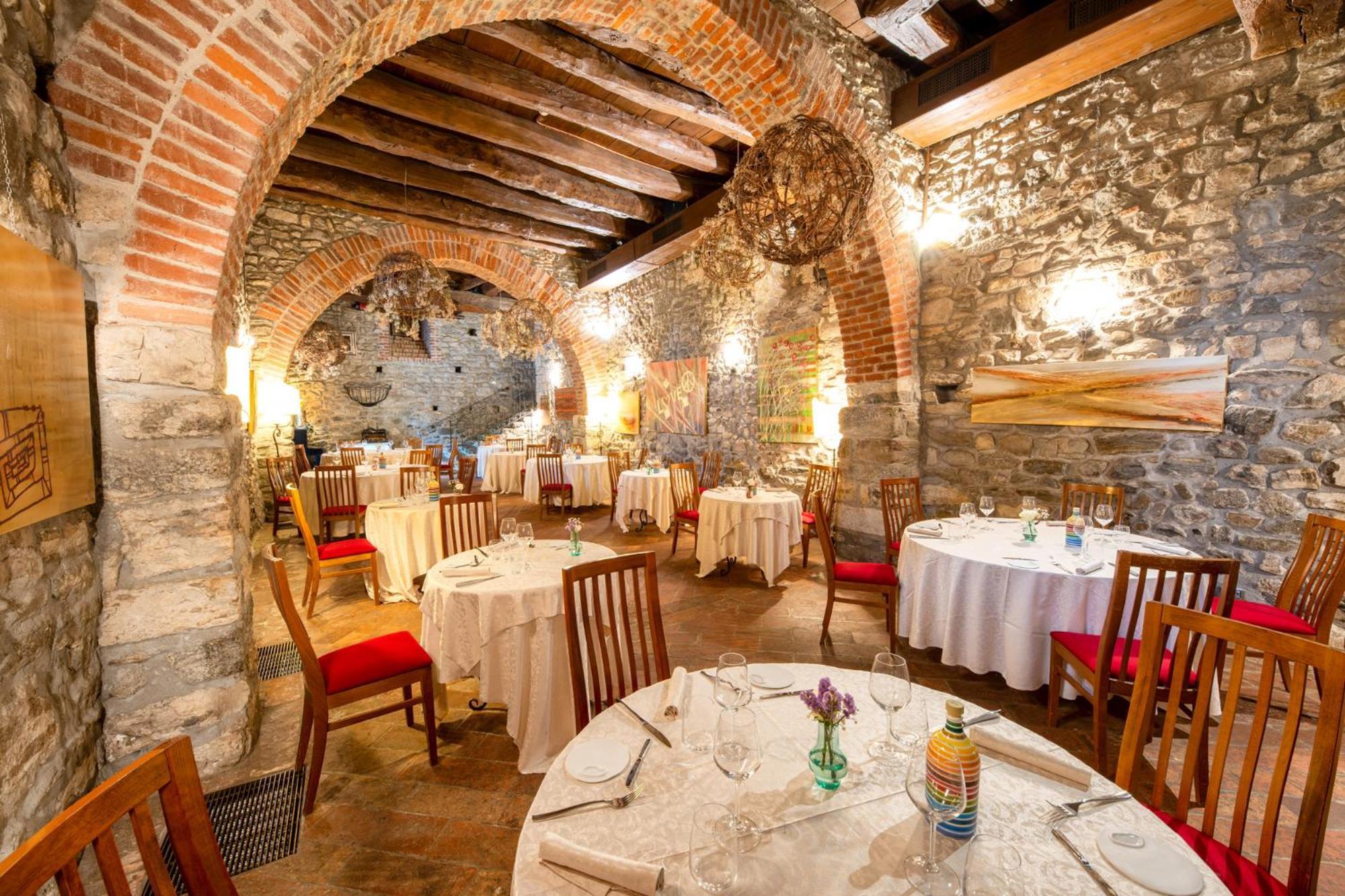 Relais & Castello Di Casiglio 4*
