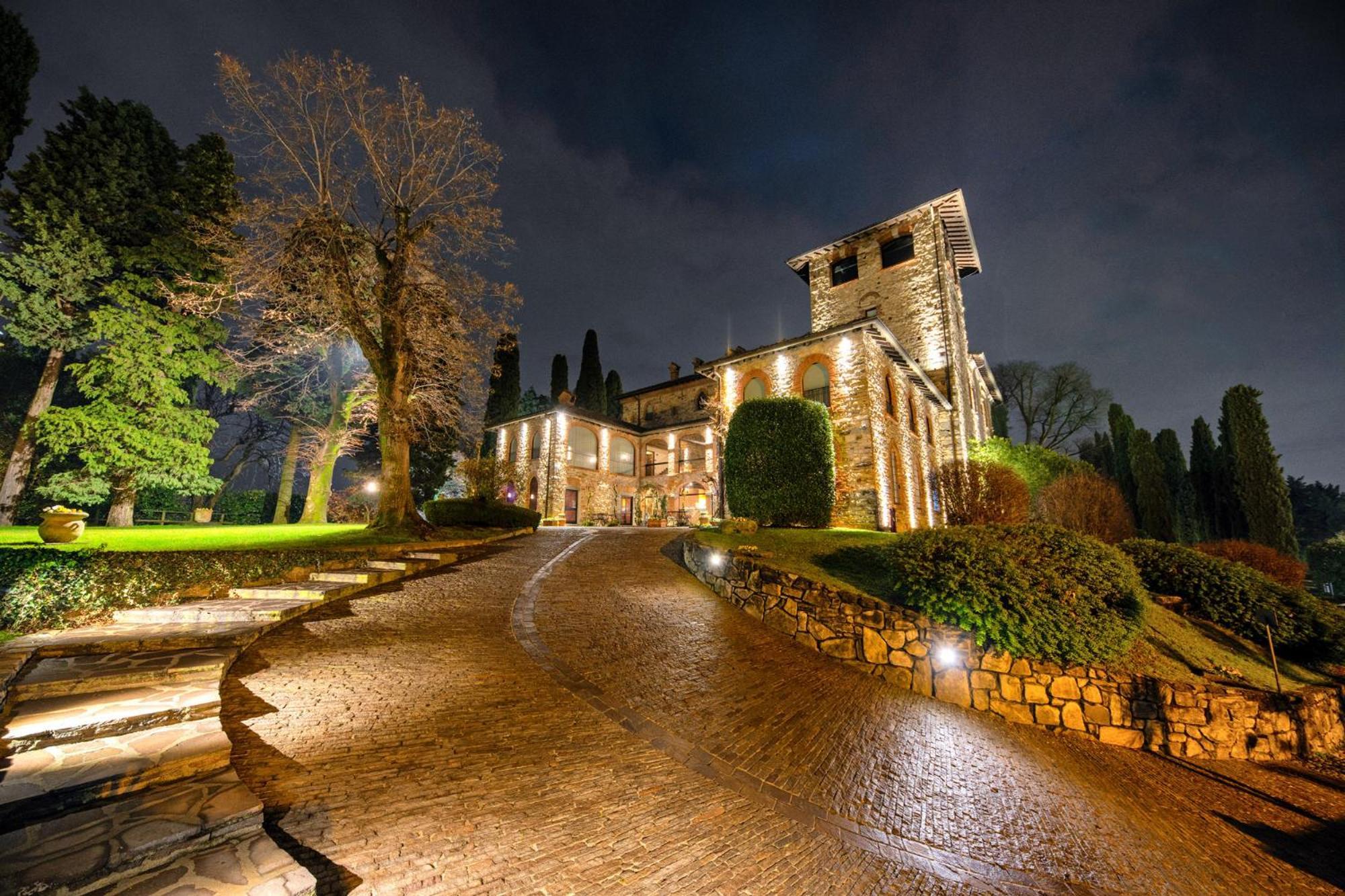 Hotel Relais & Castello Di Casiglio 4*