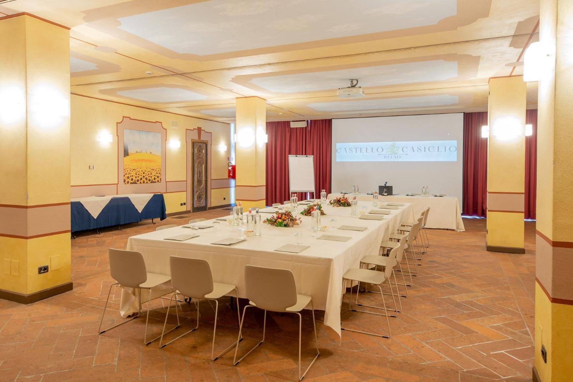 Relais & Castello Di Casiglio Erba
