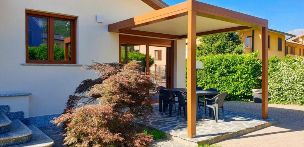 Villa Iris -pet Friendly - Garden - Private Parking- Bike Friendly House Colico