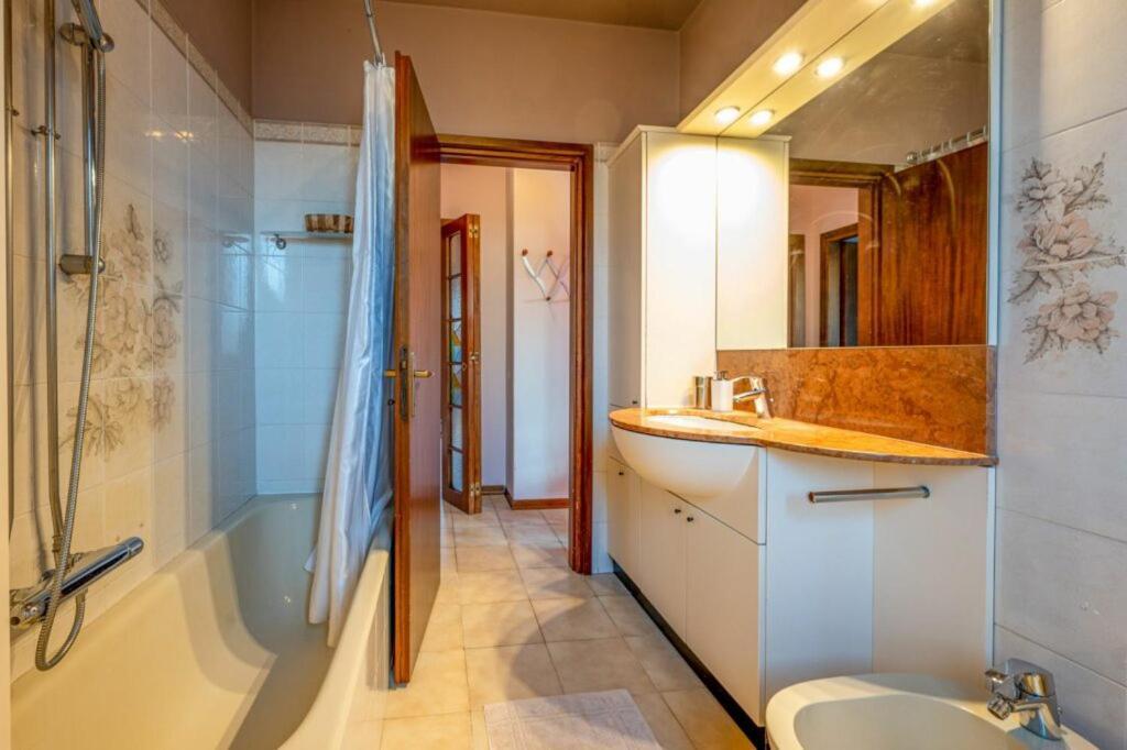 Iris -pet Friendly - Garden - Private Parking- Bike Friendly House Villa